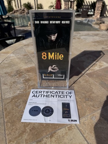 Framed eminem mile vhs - eminem,