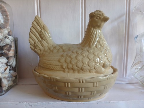 Vintage hen nest studio - vintage,