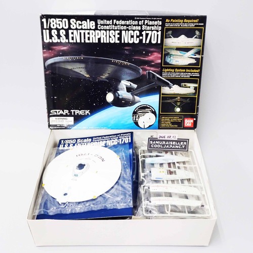 Bandai star trek 850 - bandai, uss