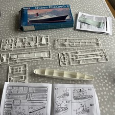 Revell Queen Elizabeth 2 Cunard Ship 1:1200 Scale Plastic Model kit used missin