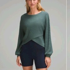 Lululemon Reversible Crossover Sweater in Medium Forest Size 8 NWOT