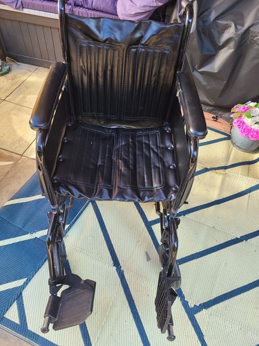 Self propelling wheelchair - self,