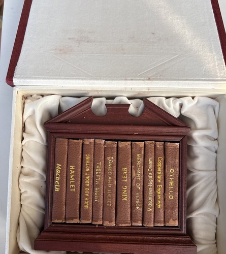 Miniature shakespeare library - shakespeare,