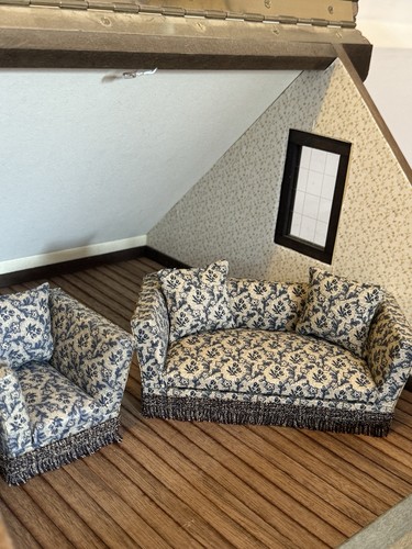 Dolls house furniture 12 - house, 1/12