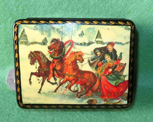 Russian small lacquer box - small,