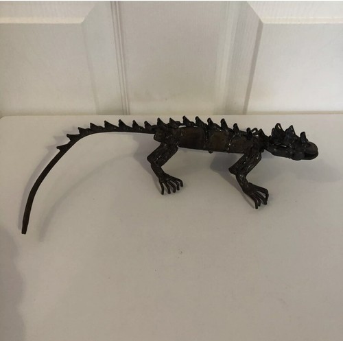 Rustic metal lizard sculpture - metal,
