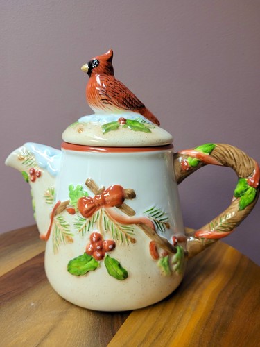 Cardinal christmas teapot - cardinal,