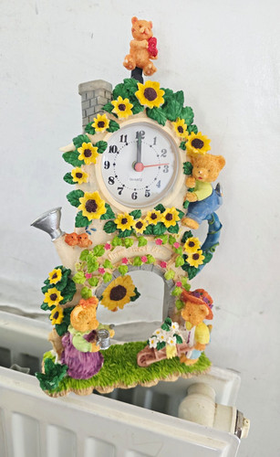 Resin bear sunflower desk - resin,