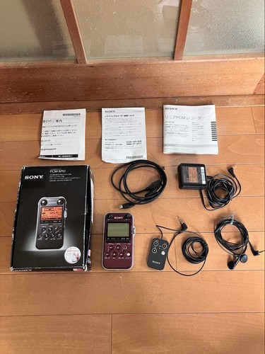 Near mint sony pcm m10 - [near, red