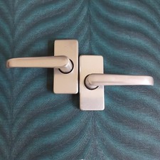 PAIR OF USED RECLAIMED ALUMINIUM INTERIOR DOOR LEVER HANDLES 