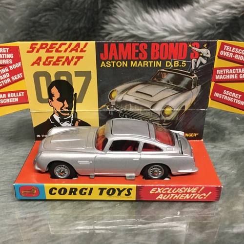 New corgi aston martin - new, 1:46