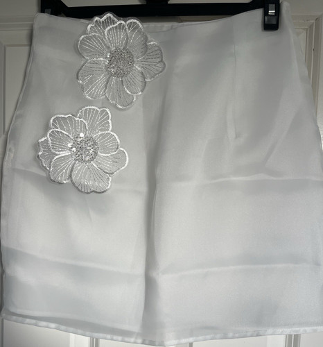 Very white satin - v,