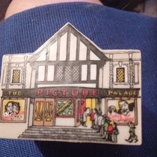 Wade Porcelain Whimsey  #27 Picture Palace Mini building 1982-85 brilliant C/d