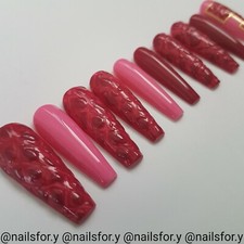 Press on nails..red