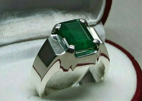 Natural emerald cut - ct,