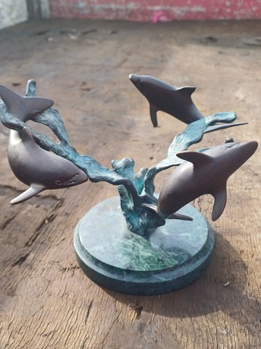 Bronze dolphin seaweed - bronze,