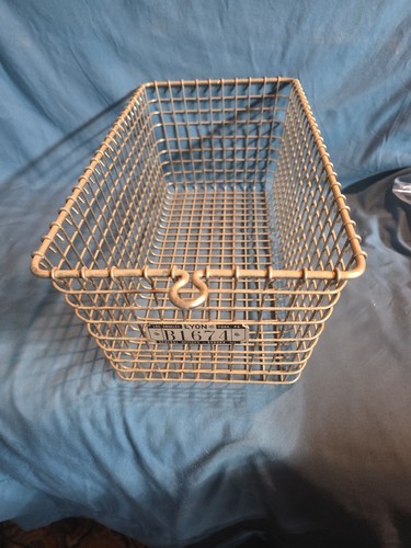 Vintage lyon metal - wire, gym