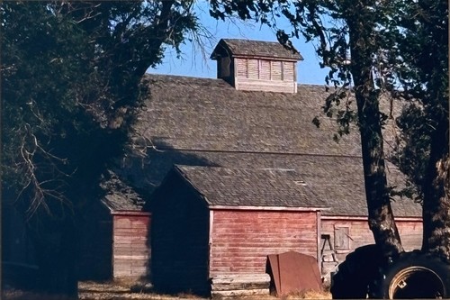 Vintage 35mm color slide barn - color,