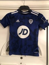 leeds utd kids football shirt