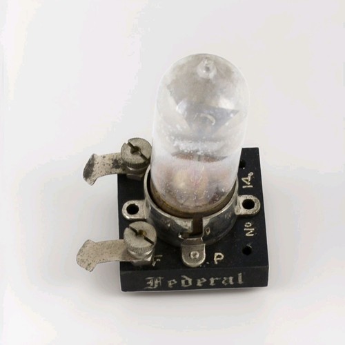Efederal socket w - socket, w/