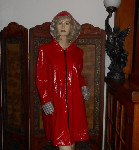 Red hooded shiny - , vinyl