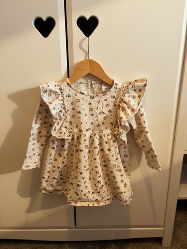 Cream floral with - cream,