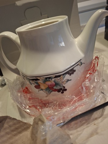 Royal doulton autumns glory - autumns,