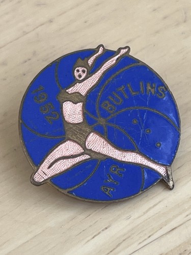 Vintage 1952 butlins ayr badge - 1952,