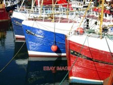 PHOTO  FISHING VESSELS MALLAIG HARBOUR A TRIO OF BRIGHTLY PAINTED TRAWLERS REST