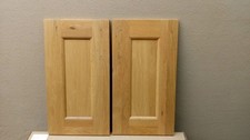 pair solid light oak shaker