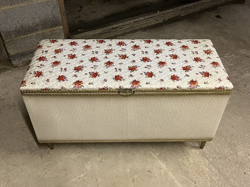Vintage cream lloyd - vintage, style