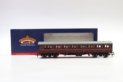 Bachmann 700c suburban - bachmann,