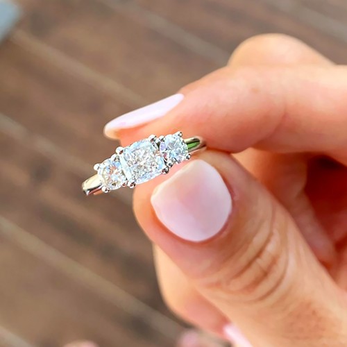 Exclusive ring carat igi - exclusive,
