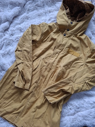 Pretty green cassidy overhead - pretty,
