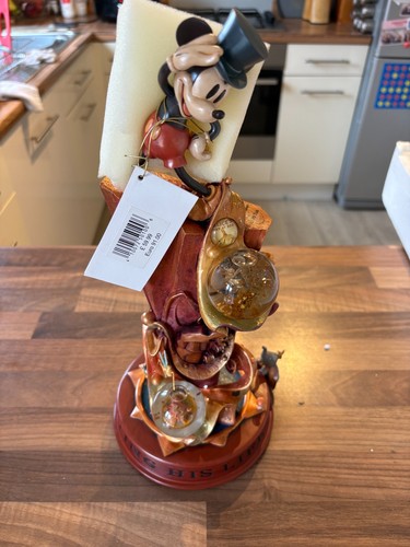 Disney snow globe very rare
