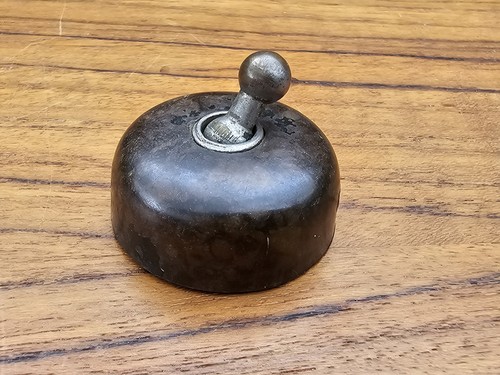 Small maxivee bakelite - small,