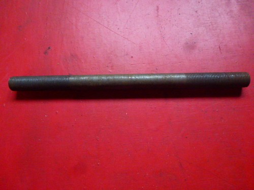 Ariel 350 front wheel axle - wd,