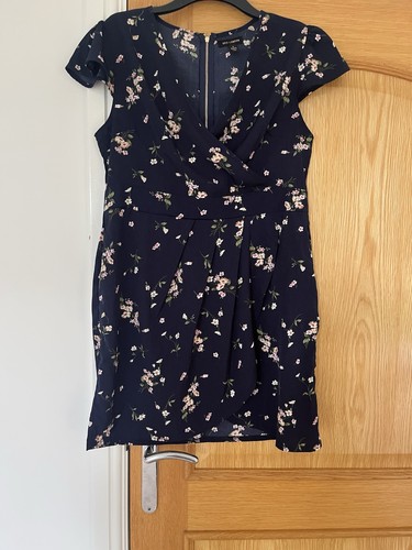 Ladies size pretty - 16,