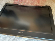 Sony Bravia television, 32" LCD screen, model KDL-32D3000 & JVC Soundbar