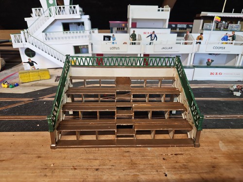 Scalextric k705 spectators - scalextric,