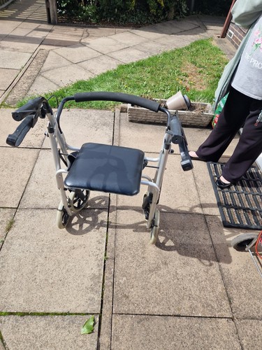 Rollator walker with - rollator,