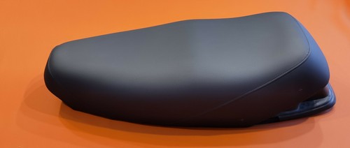 Vespa 2 seat cover - vespa, xl