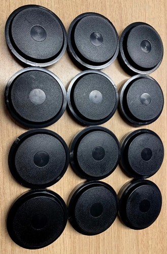Large black castor cups - 12, x