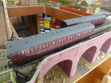 Dapol 00 Gauge Coaches