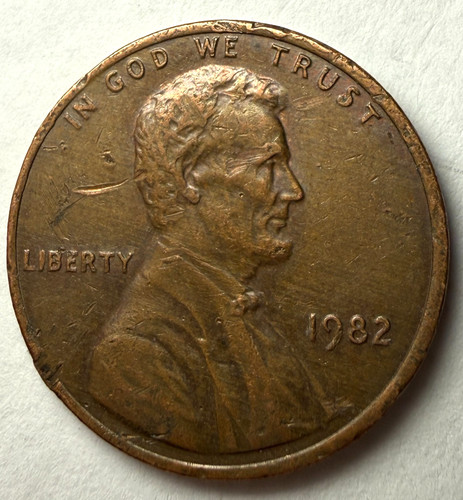 1982 small date copper penny - date,