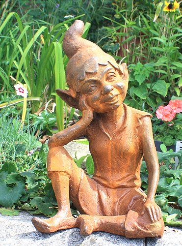 Cast iron seated - seated, elf