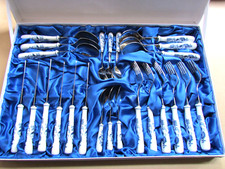 TONER CIBULAK ' MEISSEN BLUE ONION ' PATTERN 24 PIECE SET OF CUTLERY (11313)