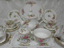 VINTAGE ROYAL ALBERT MOSS ROSE