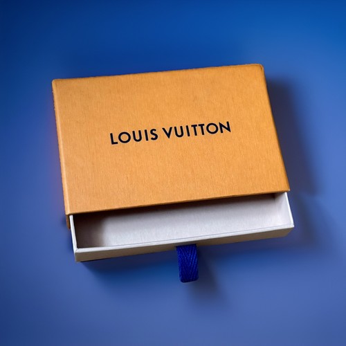Authentic louis vuitton very - authentic,