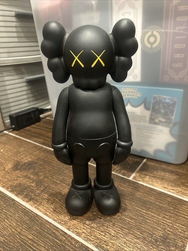 Kaws companion open edition - open,